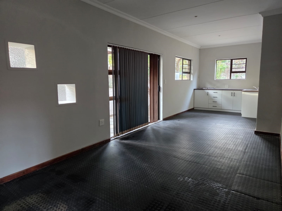4 Bedroom Property for Sale in Nahoon Valley Park Eastern Cape